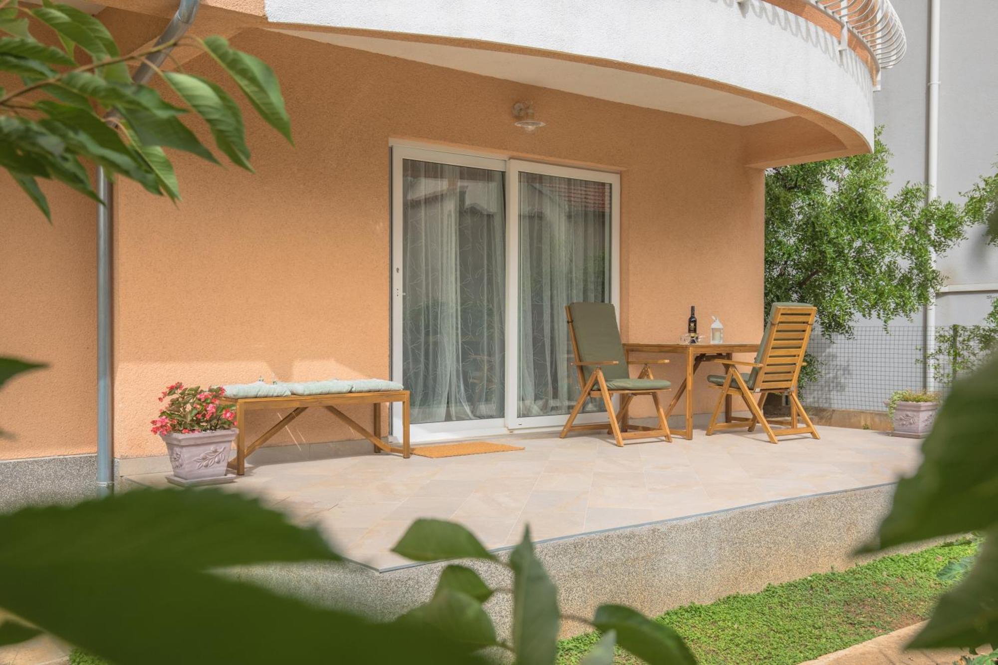 Elena Apartment Sibenik Luaran gambar